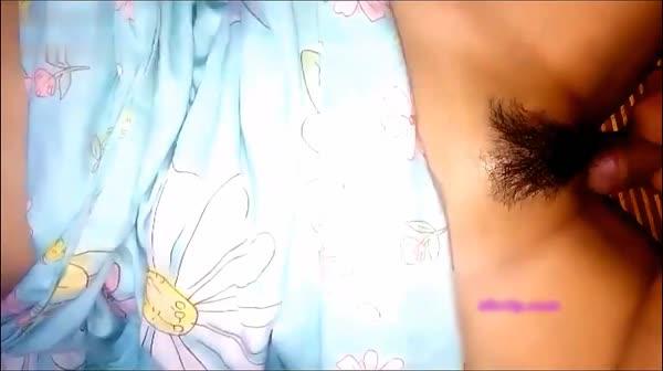 中午吃饭灌醉小姨子趁她午睡的时候草死鱼下面不够湿润大鸡巴插入有些困难